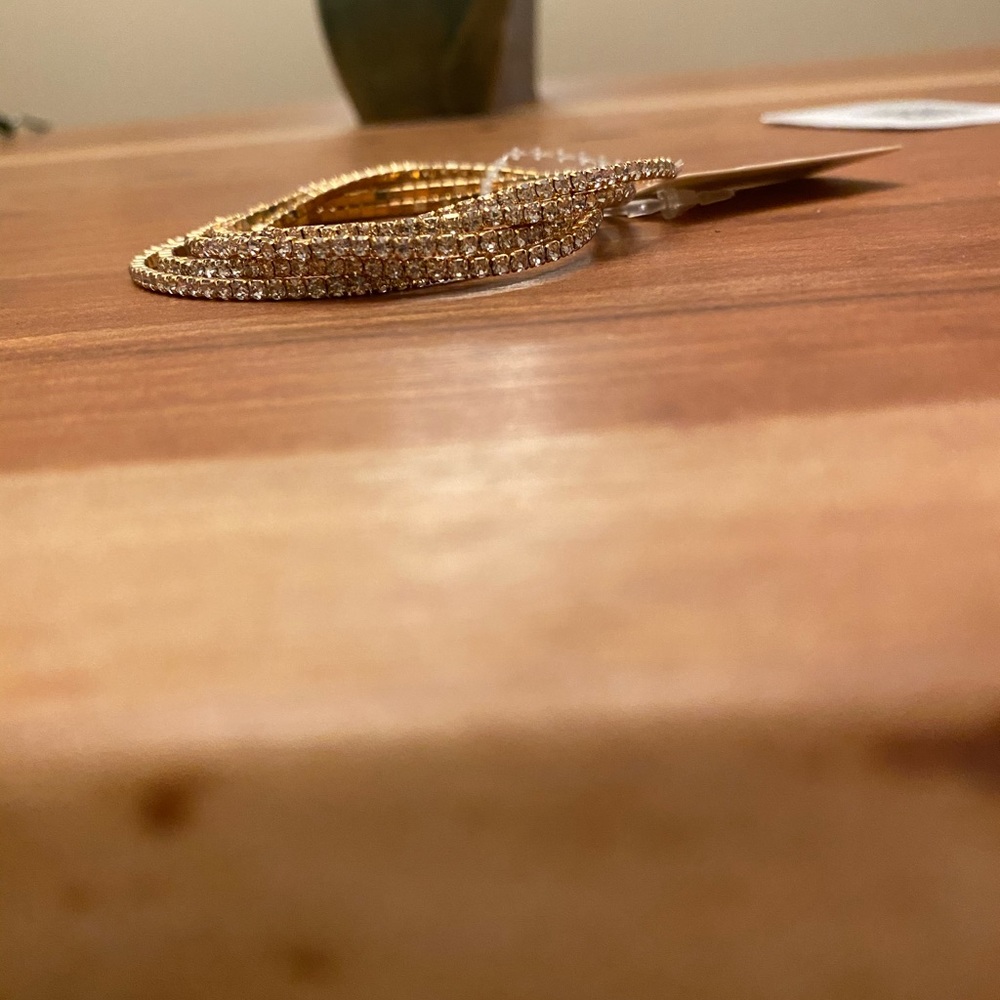 Sparkly stretch bracelet